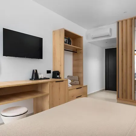 Martini Boutique יאליסוס