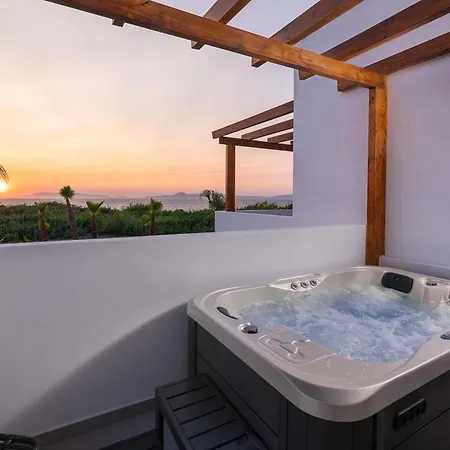 Martini Boutique Hotel *